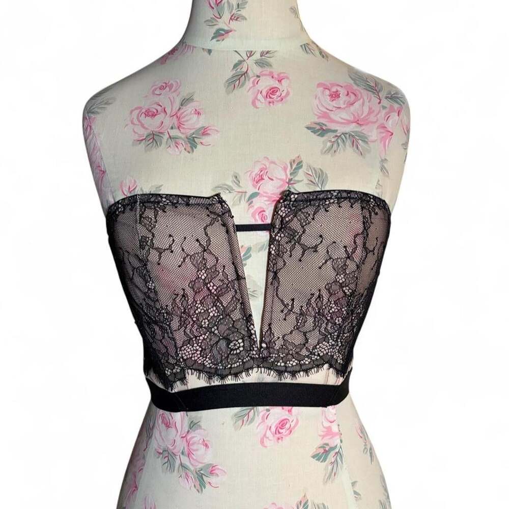Victoria's Secret Women's Black Crop-top